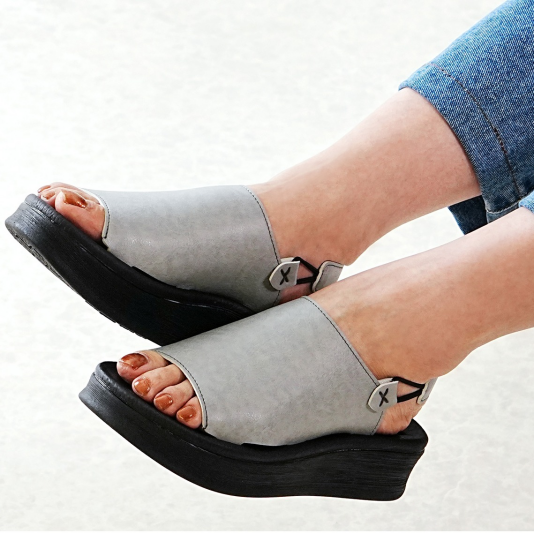 新作厚底サンダル入荷！